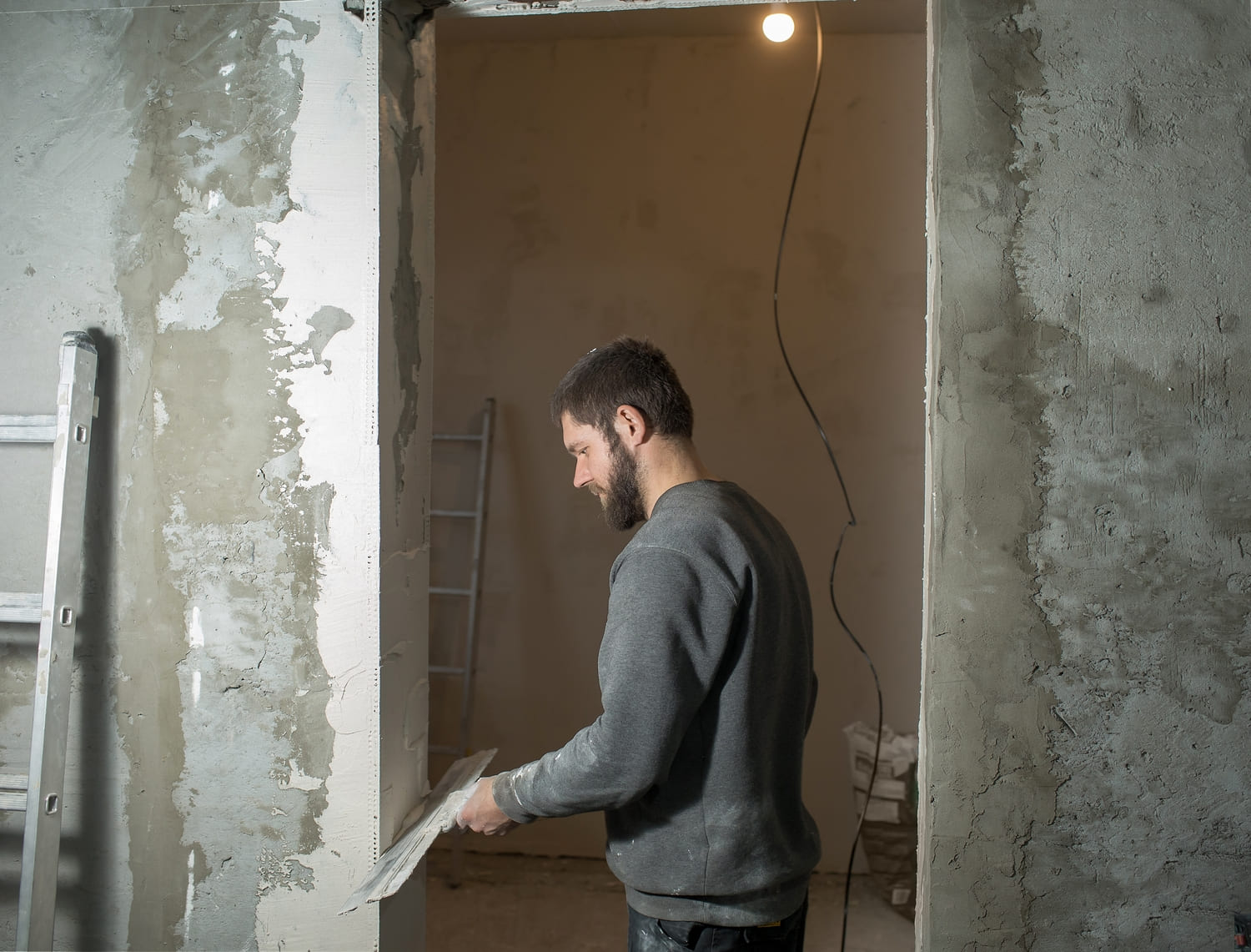 Comment savoir si un mur est porteur dans une maison ou un appartement